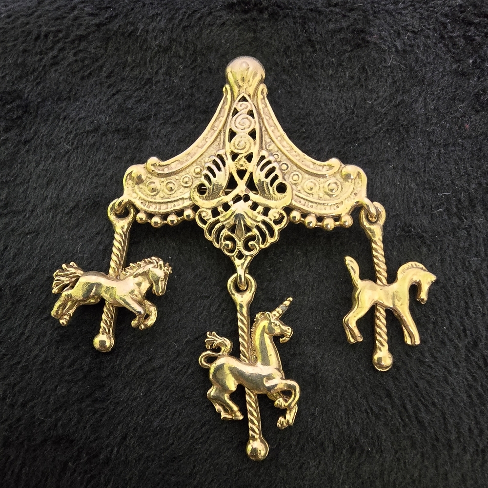 Carousel Brooch Pin